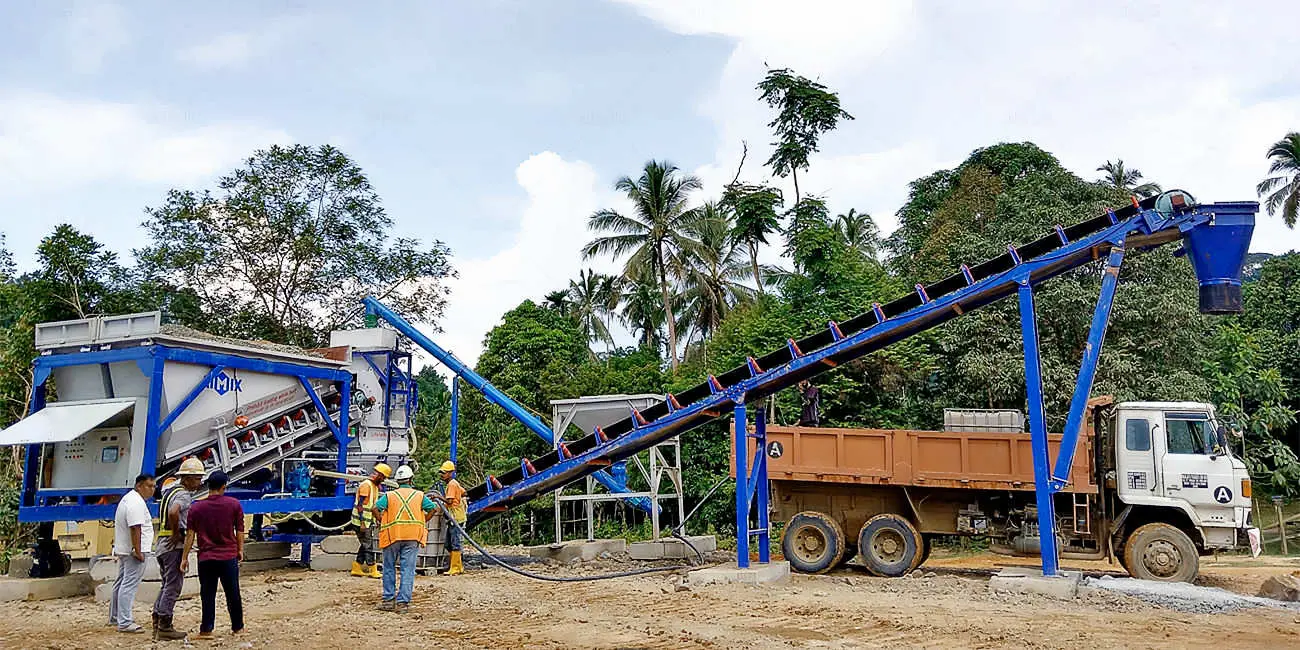 AJSY35 small mobile concrete batch mix plant in Malaysia
